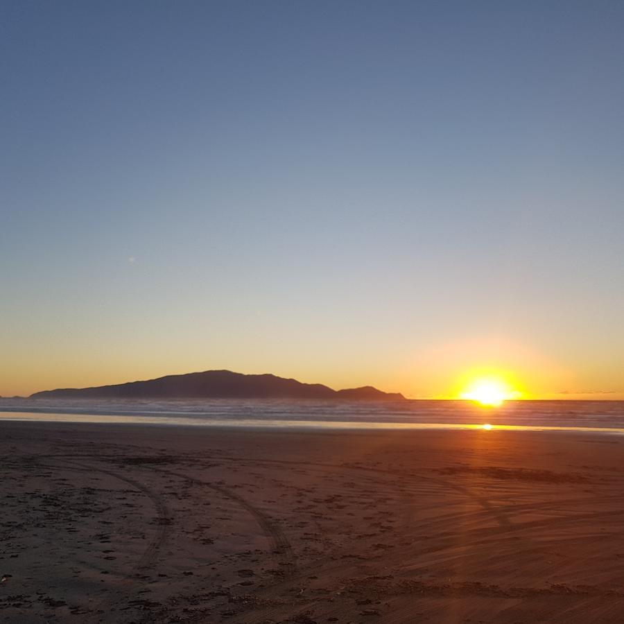 Near The Shore Waikanae Exterior photo